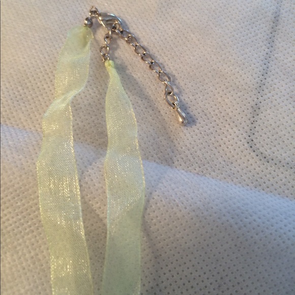 Green Stone with Rhinestone Flower Ribbon Necklace - Picture 3 of 3